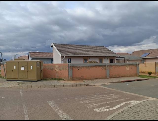 2 BEDROOM HOUSE FOR SALE IN SALFIN
